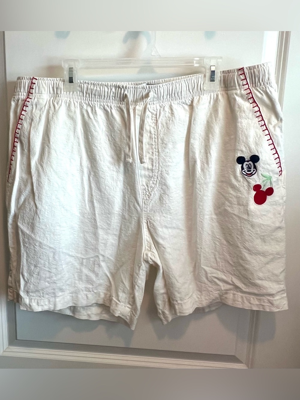 Old Navy x Disney Linen-Blend Embroidered Mickey White Shorts Men’s XL
